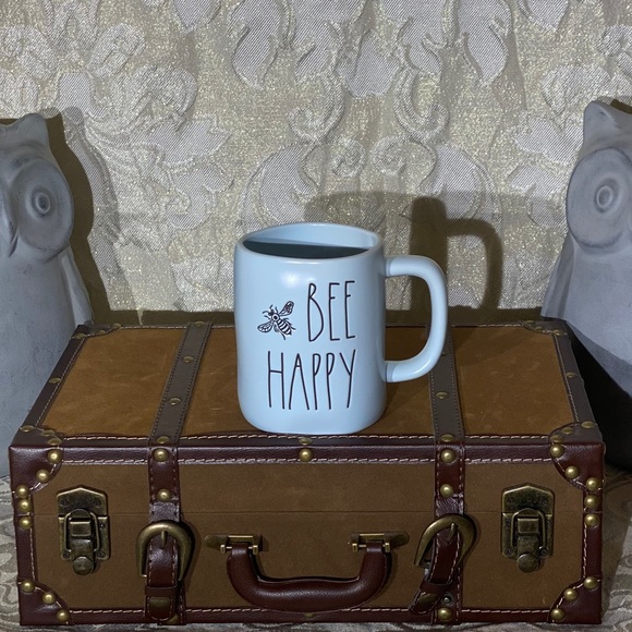 ⚡️Rae Dunn "BEE HAPPY" Mug - Picture 3 of 6